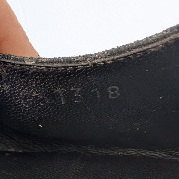 Chanel Interlocking CC Logo Nubuck Grey/Black Slingback Pumps, Size 39 - Picture 10 of 10